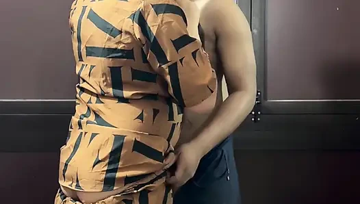 Indische bhabhi wird beim make-up von Devar gefickt