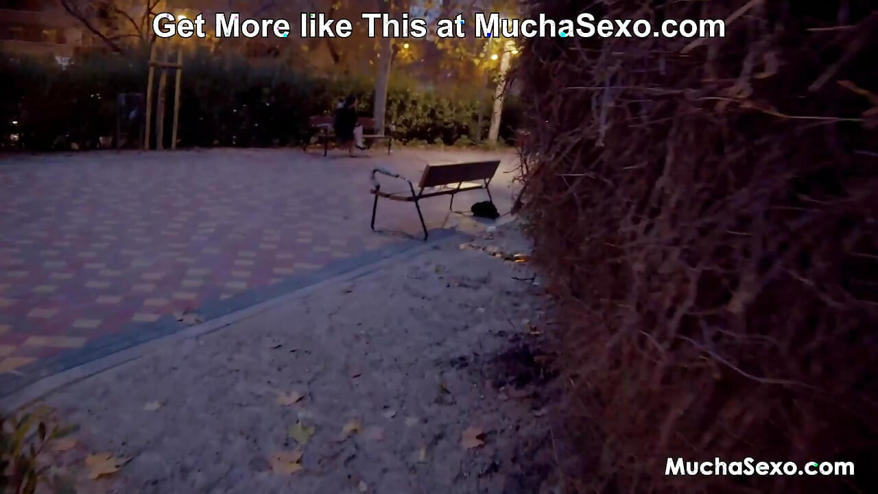 Η Λατίνα MILF Sapphire Astrea με ένα μουνί που στάζει στο MuchaSexo