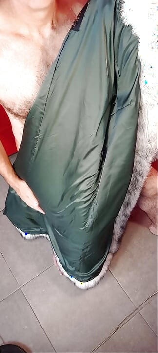 Ejaculating my sperma on the lining of a fake fur ladycoat