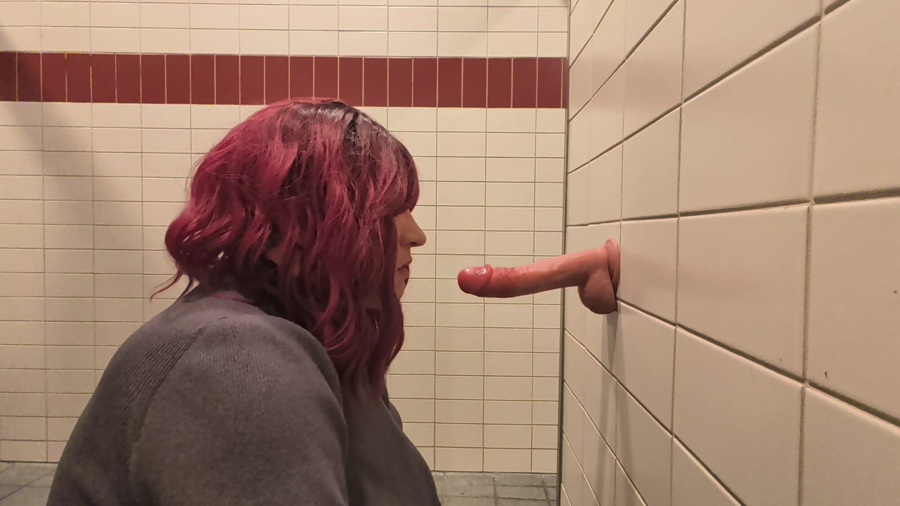 Sissy Crossdresser Dildo