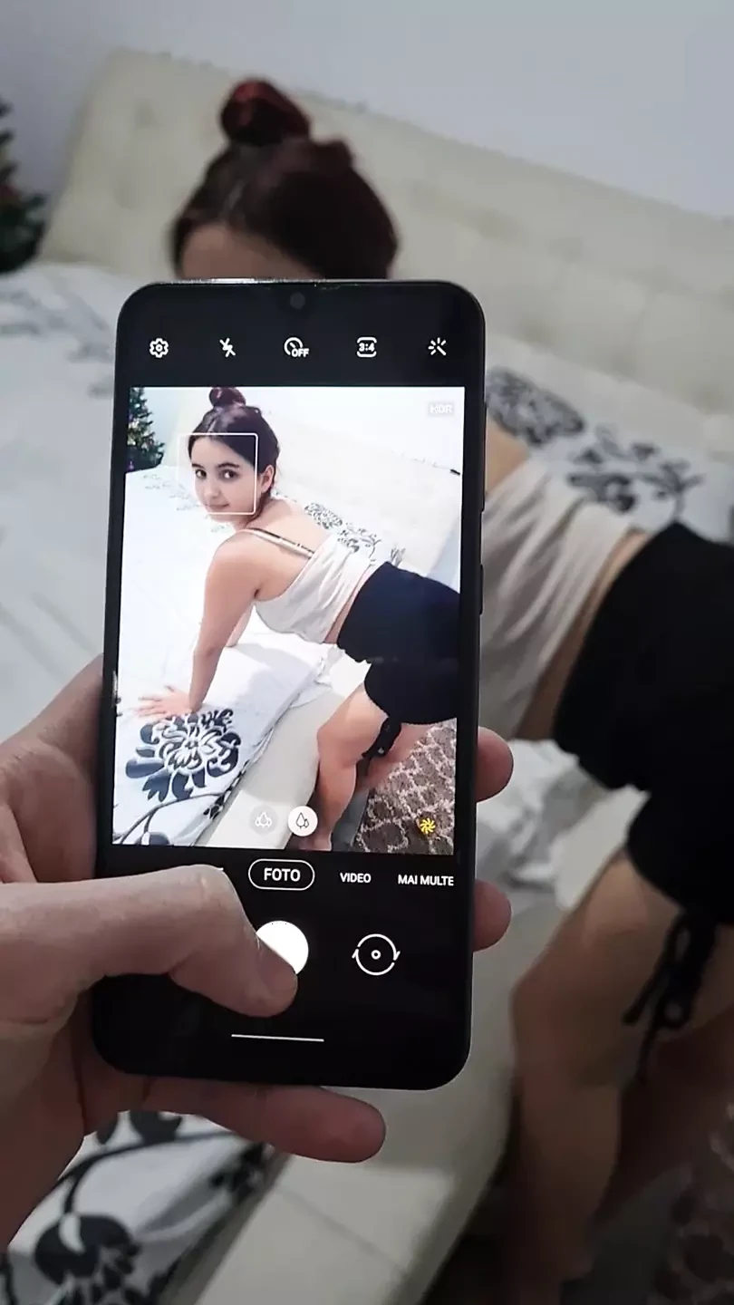 เขาเย็ดกูในทุกรูของกูแทนที่จะแค่ถ่ายรูป