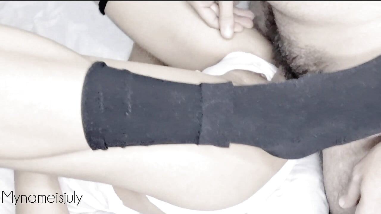 リトルジャパニーズ:パパ、友達が彼女がいない時に部屋に入ってきた