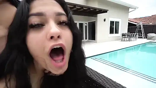 Serena Santos ist eine süße und heute beginnen wir draußen an einem schönen tag