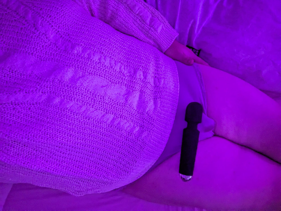 متحول جنسيا باستخدام عصاها