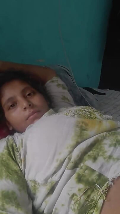 Muh Me Gira Diye Lub Mai Chat Gayi