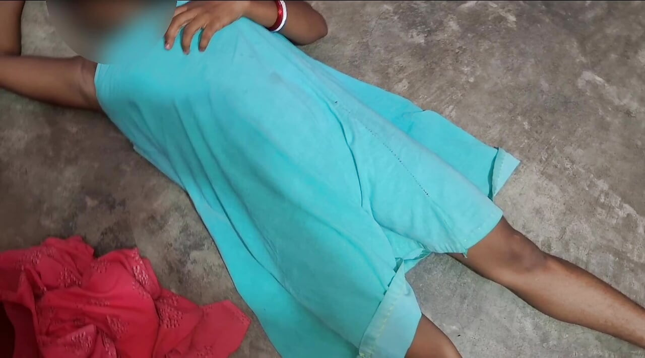 Bengalli azgın büyük memeli evli kadın