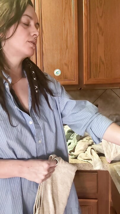 smoking in the kitchen turns into masturbating in the kitchen