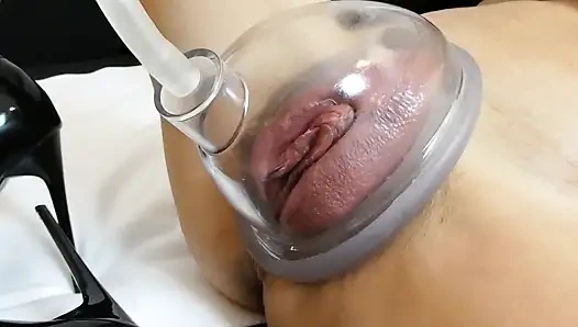 Tante seksi ngentot memeknya sampai maksimal sebelum dientot habis-habisan sampai dicrot di dalam