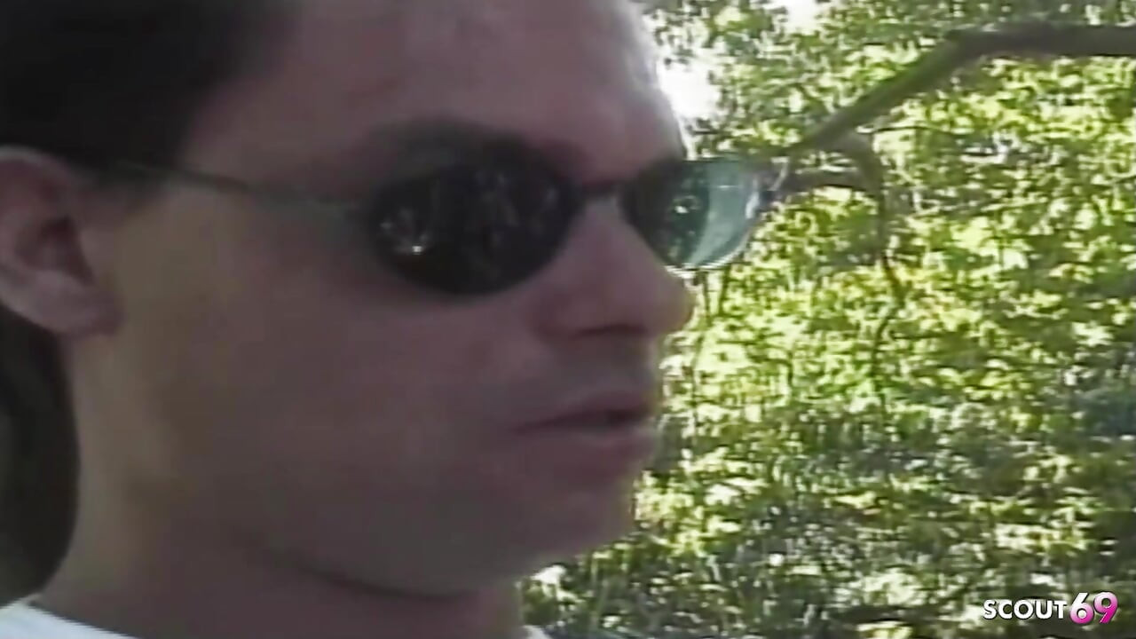 Cowok ini diam-diam ketemu sama pria trans dan seks anal di luar ruangan