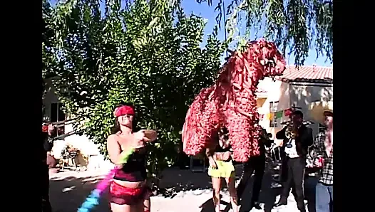 Ein sehr heißer ritt mit großem schwanz für eine heiße versaute brünette vol. 3