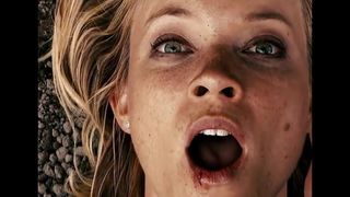 Amy Smart открывает открытый рот 1