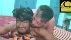 Два индийских ебаря из колледжа трахаются в мотеле