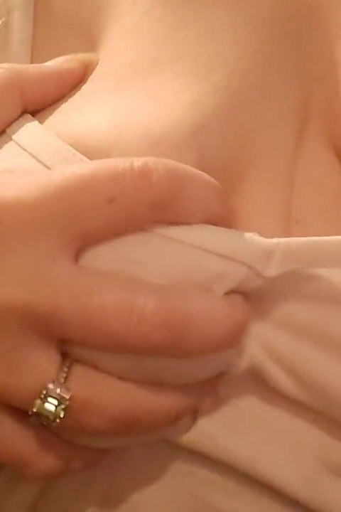 Tieten en lange klauwen