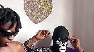 Γαμώ καυτά την κωλοτρυπίδα μου