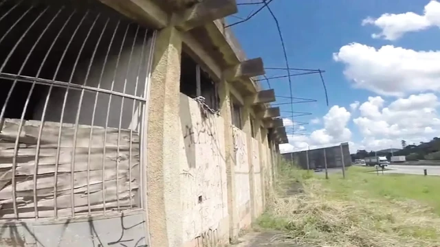 Tattooed jumps over the wall to jerk off