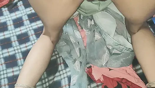 Barsat ke Mausam me Sali ko apne ghar bulakar chudai ka maja liye