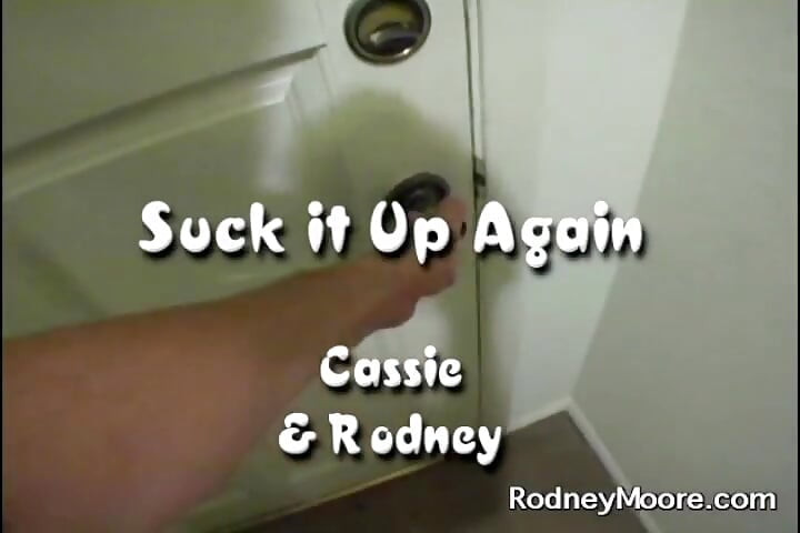 Chubby cutie Cassie sucks it up after cleaning up vintage