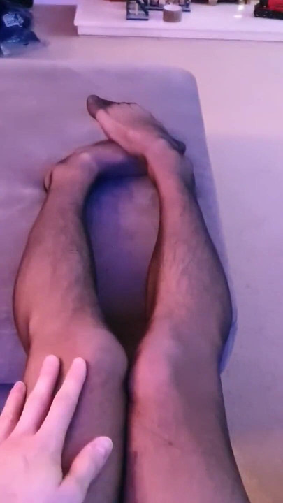 Οι πλήρως διαμορφωμένες κάλτσες είναι τόσο αισθησιακές, θα μπορούσαν να το κάνουν αυτό όλη την ημέρα