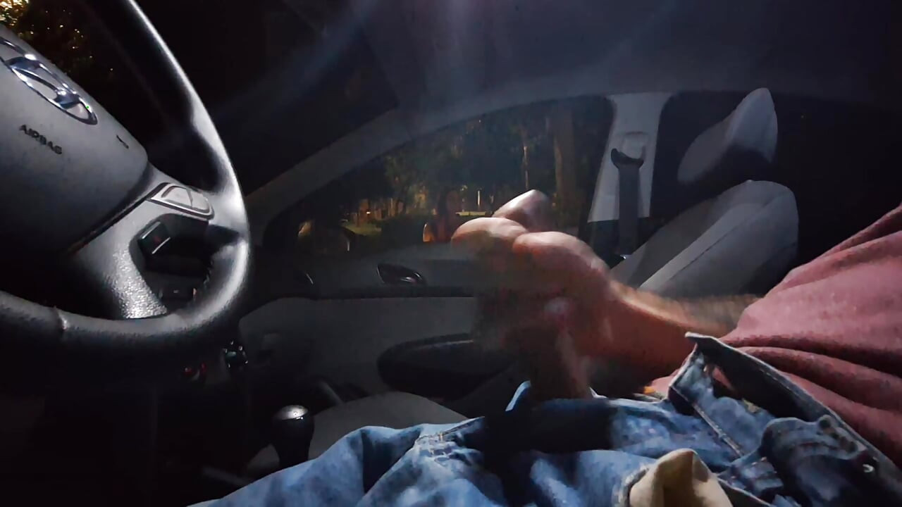 ฉันเสี่ยงตัวเองและมาหาผู้หญิงที่ป้ายรถเมล์