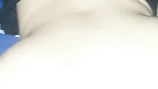 Lezzetli sikiş arkadaşı azdığında, onu dölle besliyor