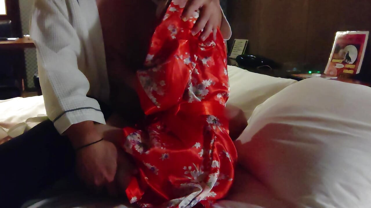 I Seduced Her in a Red Kimono, and After Giving Her Cunnilingus, She Penetrated Me From Behind and Made Me Cum Inside Her