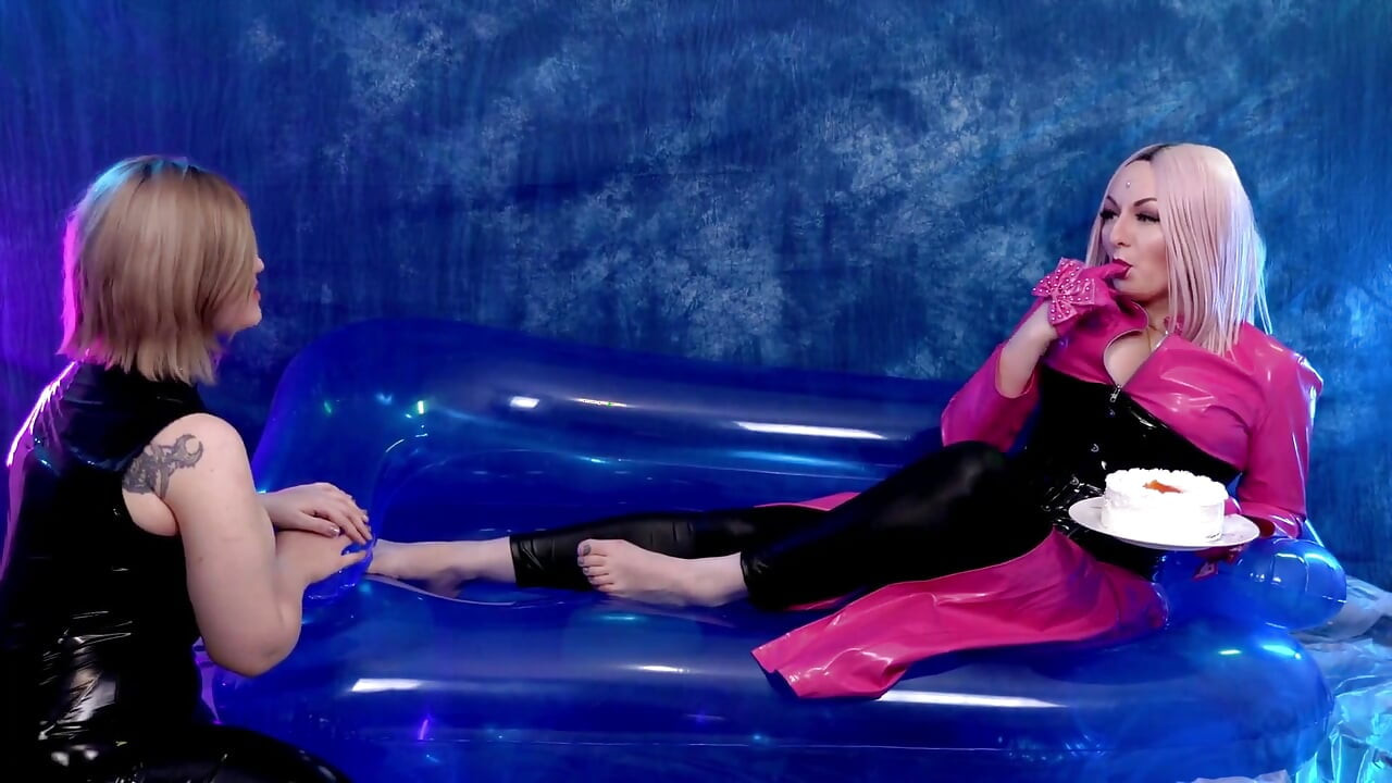 Facesitting and Licking Pussy Lesbian Rough Sex Hardcore Fuck Doggy Sex and Ass Tease Arya Grander