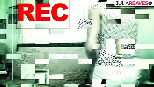 Susi adalah malaikat bertato pirang, tetapi malaikat yang selalu membutuhkan seks