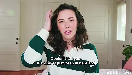 Casey Calvert bir hayranının değerli koleksiyonunu parçalıyor! | yıldızı röportajı | Adult Time