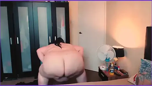 Ssbbw ilk kez götünü sallıyor