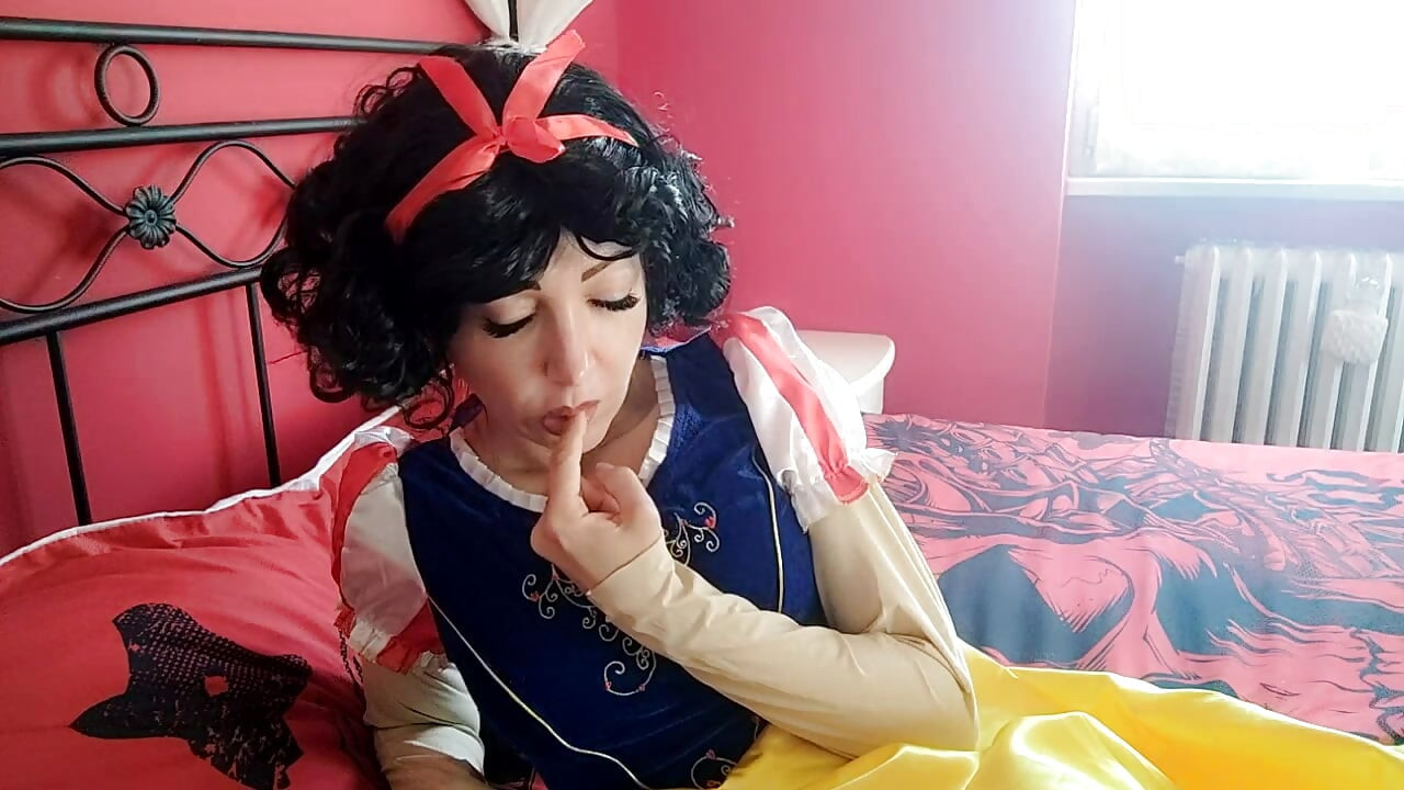 krásná Sněhurka je opravdu příliš hrubá a mluví vulgárně