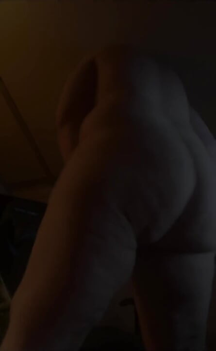 Short Ass Shaking