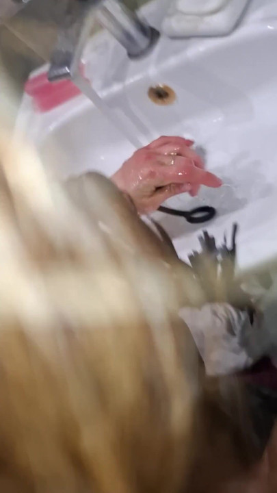 Subba obeyed, I listen to the Lord and go on all fours to wash my toys | Clip 1