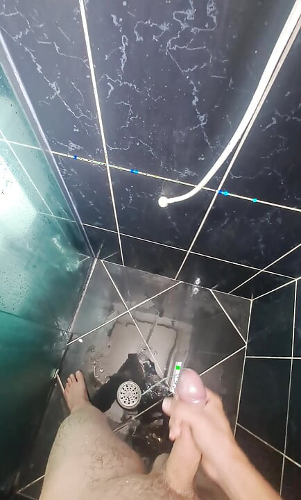 Drkanje u kupaonici vrlo bogato i ukusno