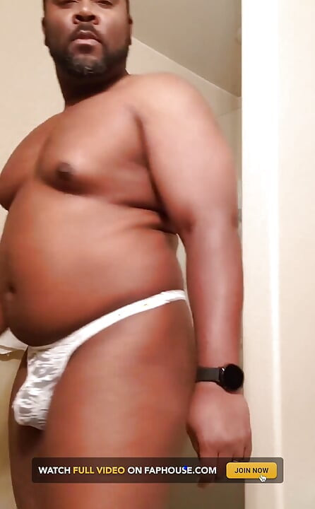 O Virtuoso Trêmulo: Movimentos Astutos e Torções Inesperadas em Lingerie