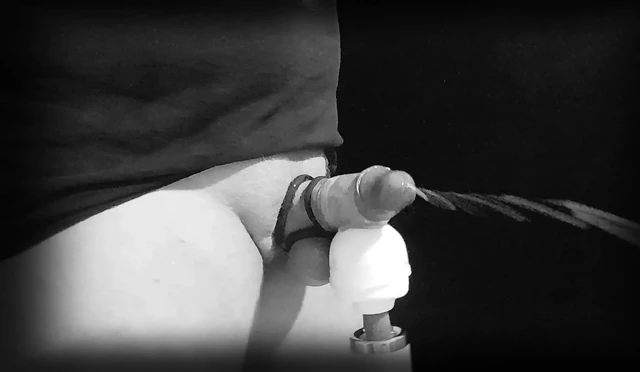 Cumming with magic wand 3