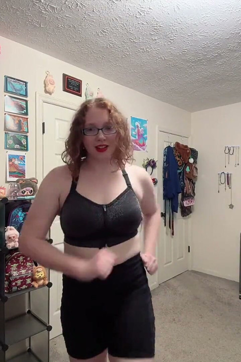 Ginger Beauty Antrenament Sexy De Rutină & Striptease