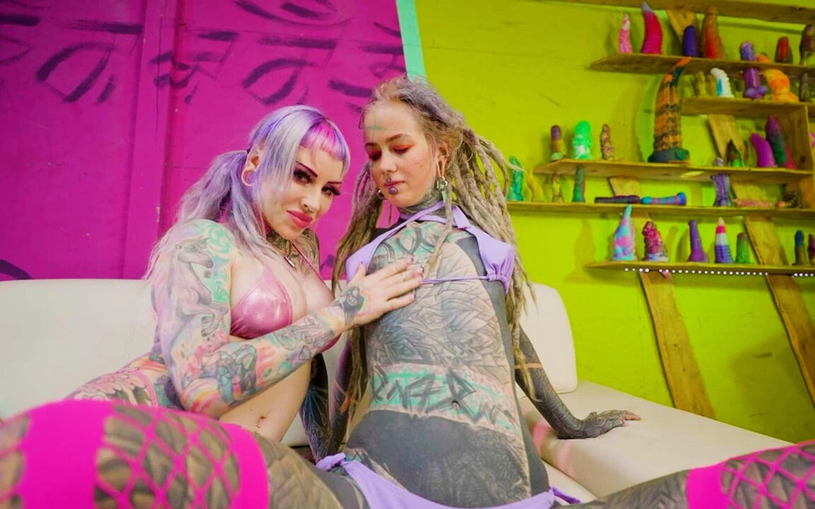 Anuskatzz Shares Lily Lus Hard and Tattooed Cock with Australian Bimbo Kellie Panther