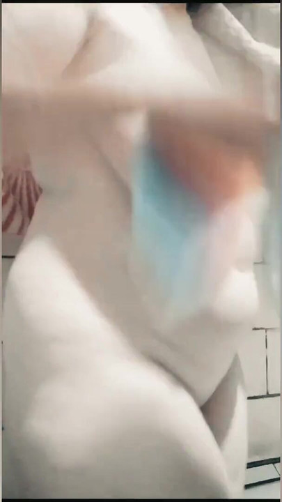 Spectacular moment from "Mature mom ,recorded herself on stepson's phone while she taking a shower.Homemade 040"
