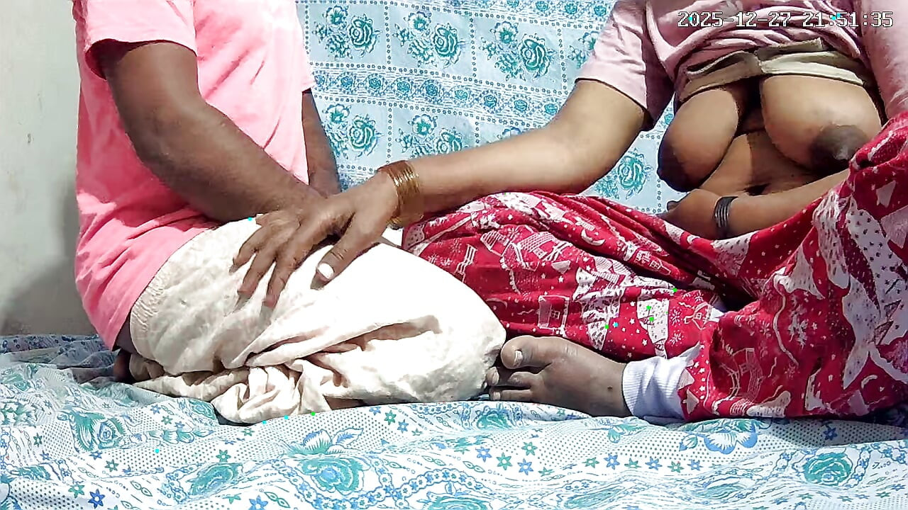 Minha meia-irmã entra no meu quarto sem avisar ... e acabamos fodendo duro 5