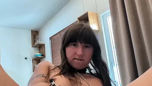 Gadis imut 18 tahun nakal ini lagi asik ngentot dildo sampai muncrat sampai merangkak!