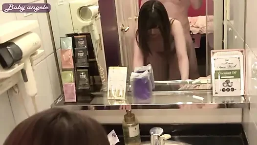 Akui saja atau aku menang ft move - gadis cantik yang dibicarakan semua orang