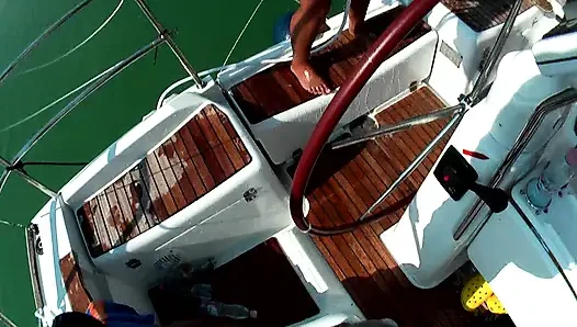 Heiße Urlaubsschätzchen Wildes Doppelpenetrationsficken Im Freien