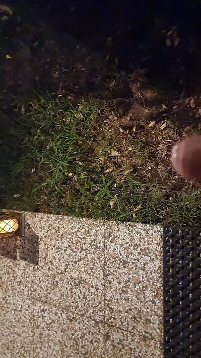 ใช้มือเสียวๆ ในสวนและน้ําแตกมากมาย