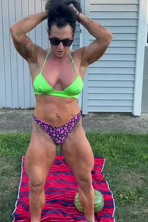 Muscle MILF Kandys Watermelon Crush Domination