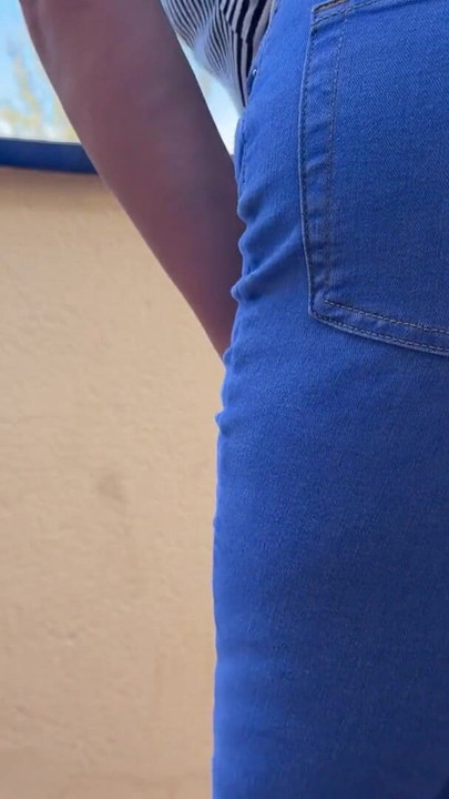 Desperate jeans pee wetting outdoor | Clip 2