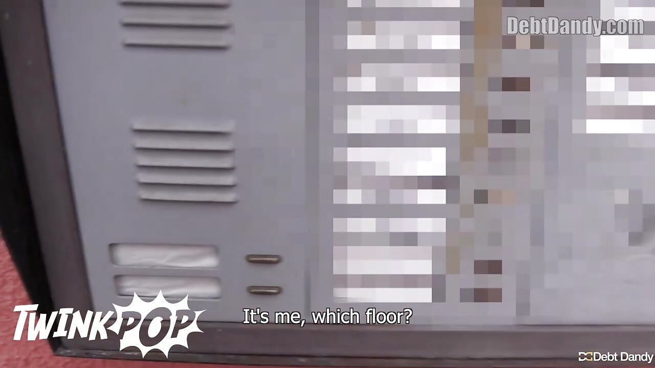 TWINKPOP - Când datoria lovește tare acest twink heterosexual este dispus să plătească cu corpul său