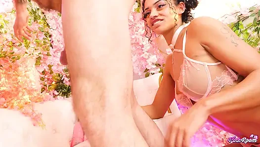 Pembe oda ep.31: uzun boylu, seksi sürtük Natasha Carter hepsini yapıyor