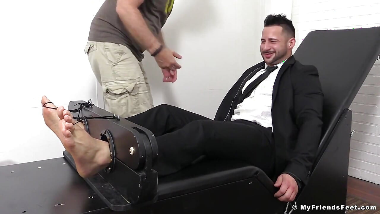 Burly Hunk Yoel Tied up & Tickle
