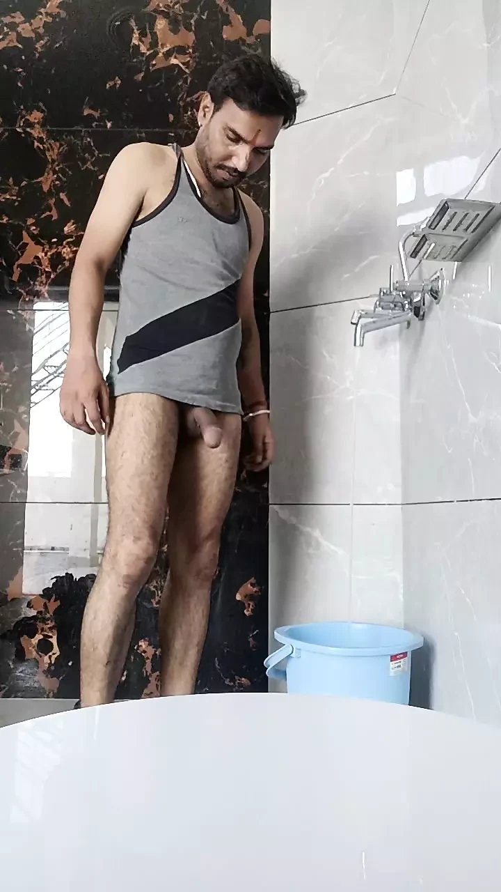 Seks di kamar mandi sama teman live
