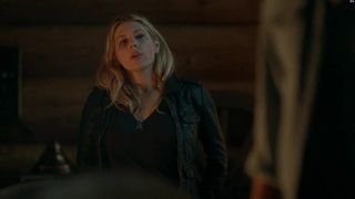 Katheryn Winnick - '' Big Sky '' S1E01